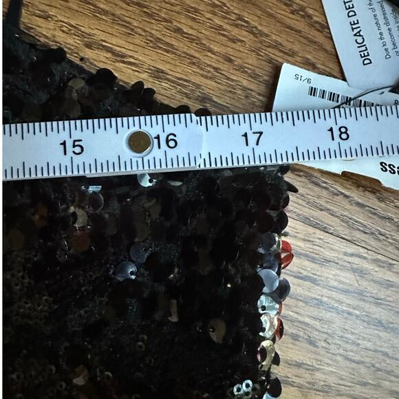 Guess Large Sequin Black Crimson Underlay High Waisted NWT Semi Formal Dress - Picture 8 of 10